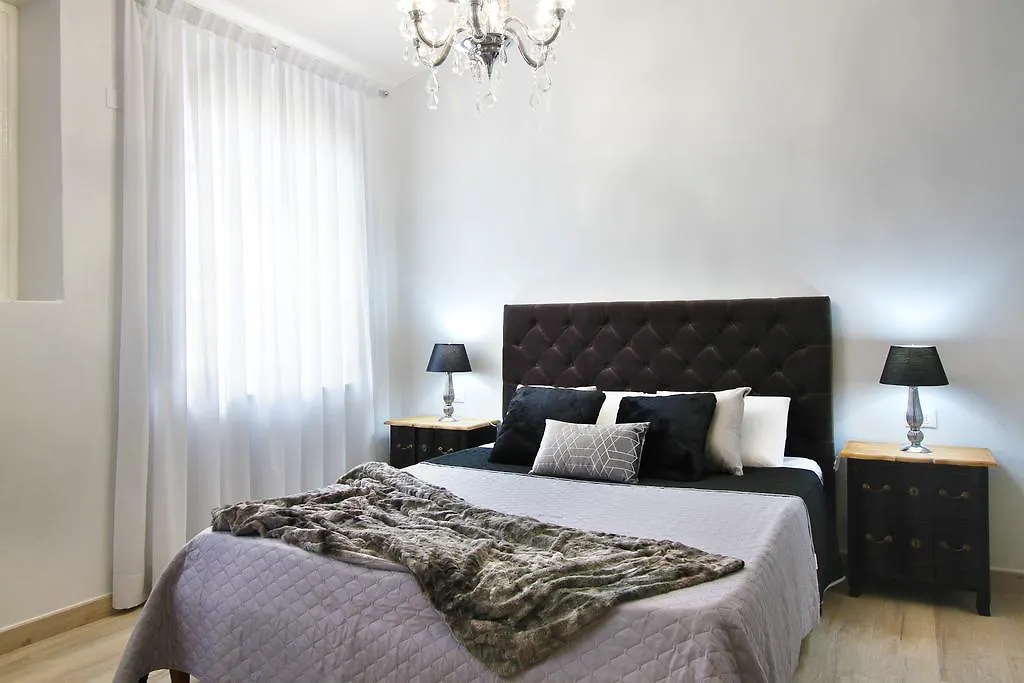 *** בית הארחה Lucca In Chic - No Ztl - Free Parking - Old City At 10Min By Walk איטליה