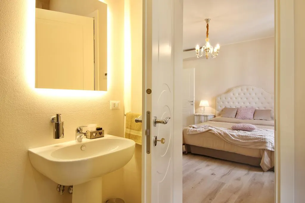 Lucca In Chic - No Ztl - Free Parking - Old City At 10Min By Walk Pensión